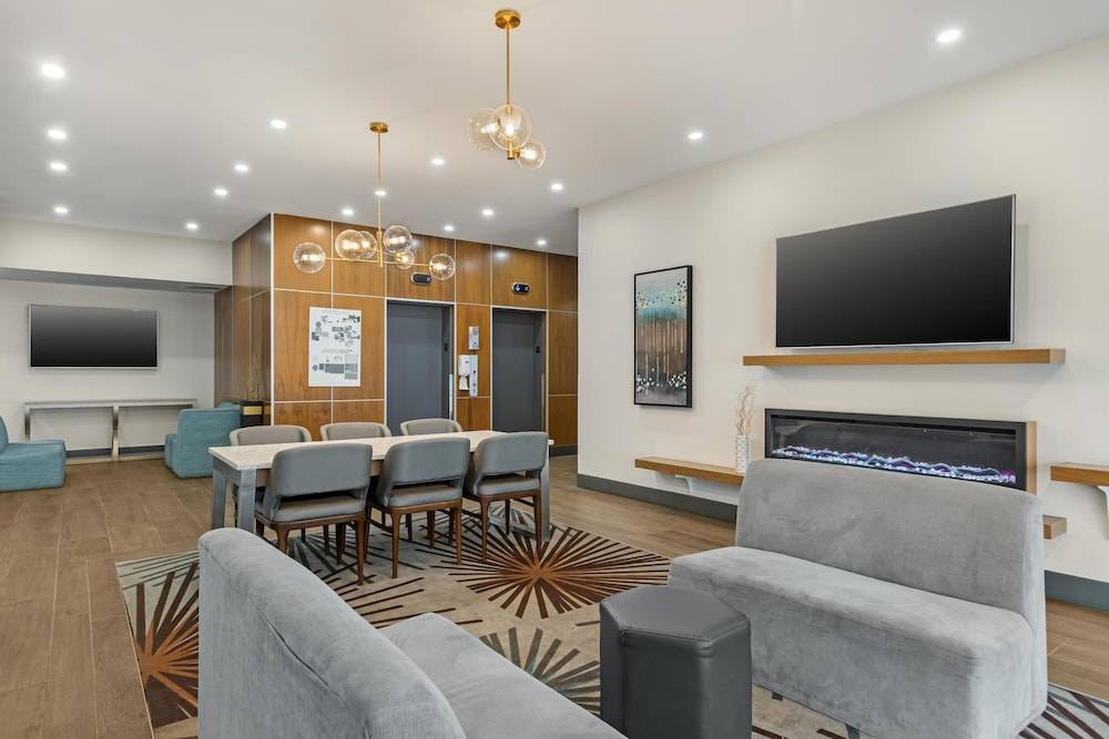 Best Western Plus Suites Downtown Calgary 2