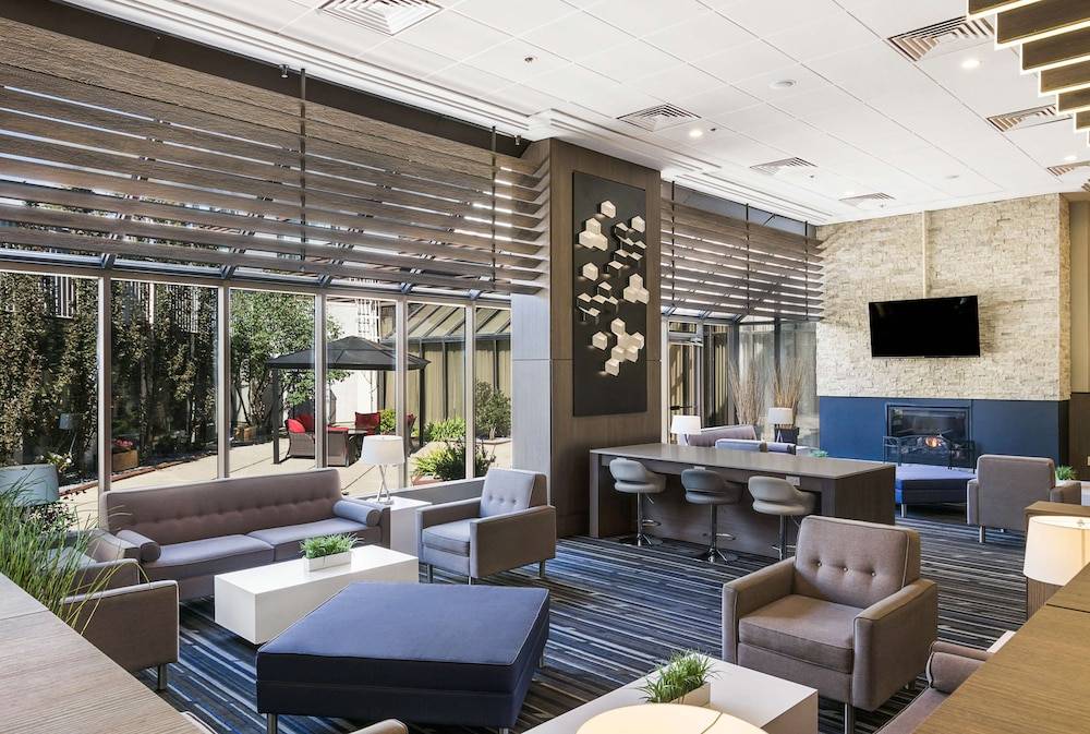 Best Western Premier Calgary Plaza Hotel & Conference Centre 1