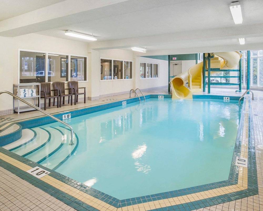 Comfort Inn & Suites University 1