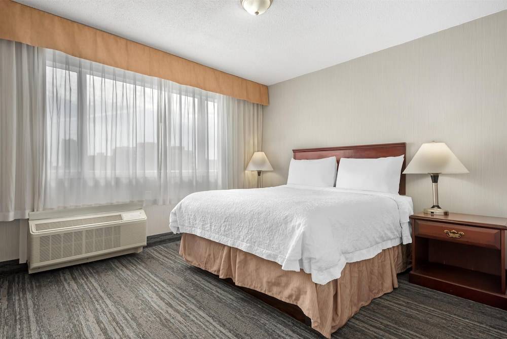 Best Western Plus Suites Downtown Calgary 1
