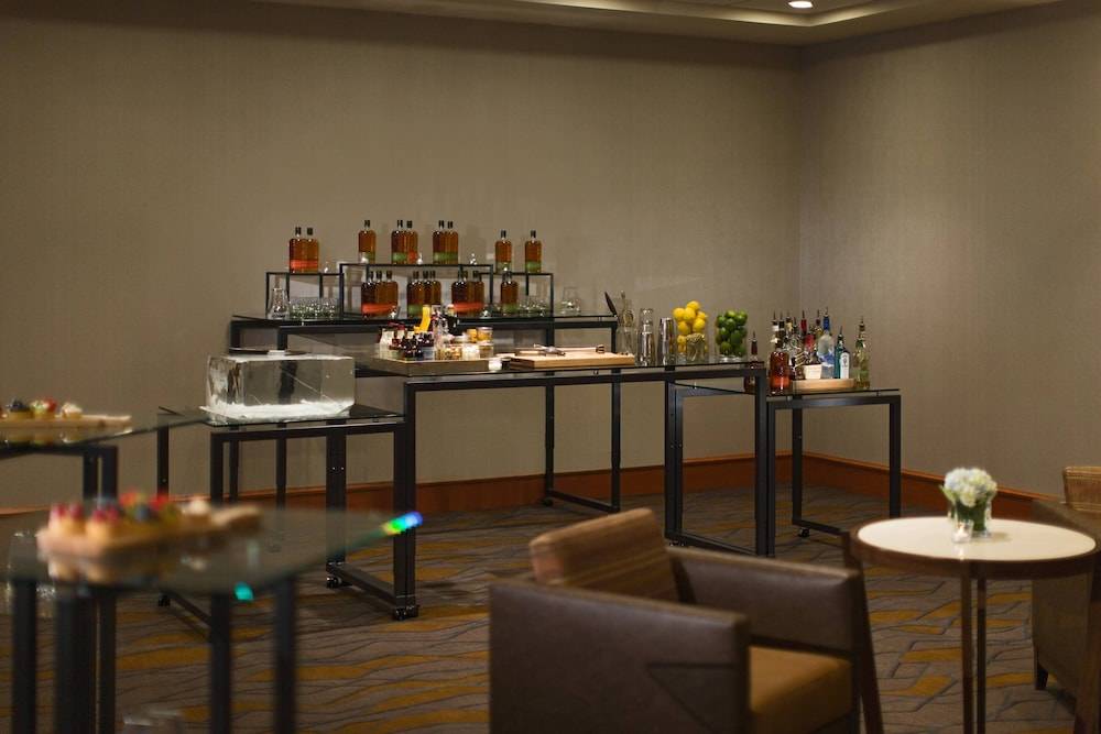 Calgary Marriott Downtown Hotel 2