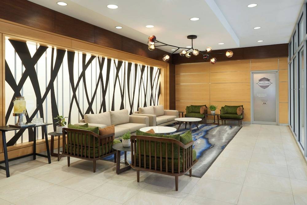 Fairfield Inn & Suites by Marriott Calgary Downtown 2