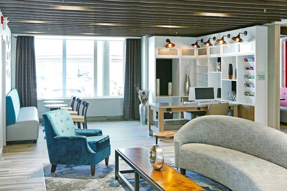 Holiday Inn & Suites CALGARY AIRPORT NORTH by IHG 2