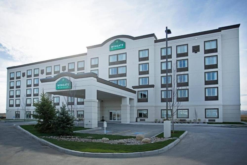Wingate by Wyndham Calgary Airport 1