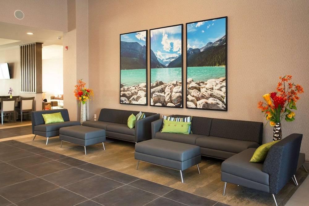 Wingate by Wyndham Calgary Airport 2