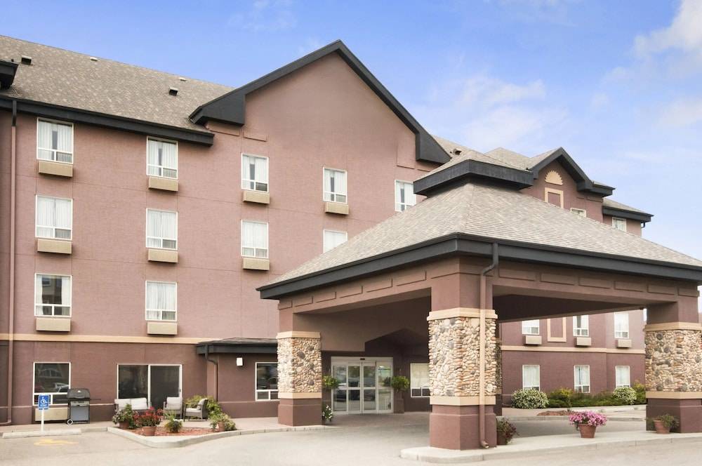 Prairie Crest Calgary Airport by IHG 1