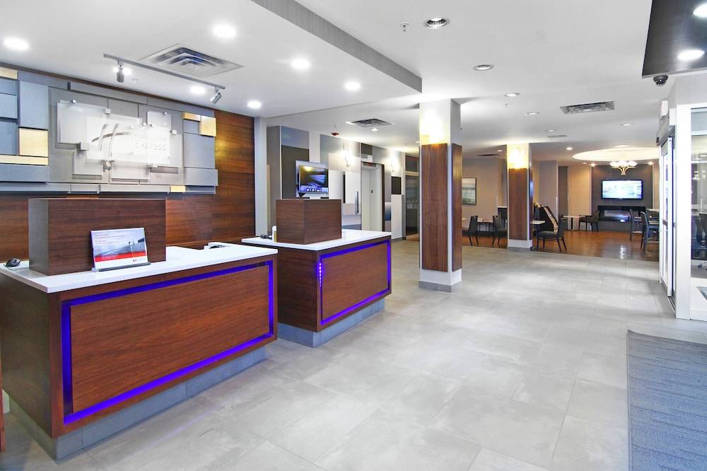 Holiday Inn Express & Suites CALGARY by IHG 2