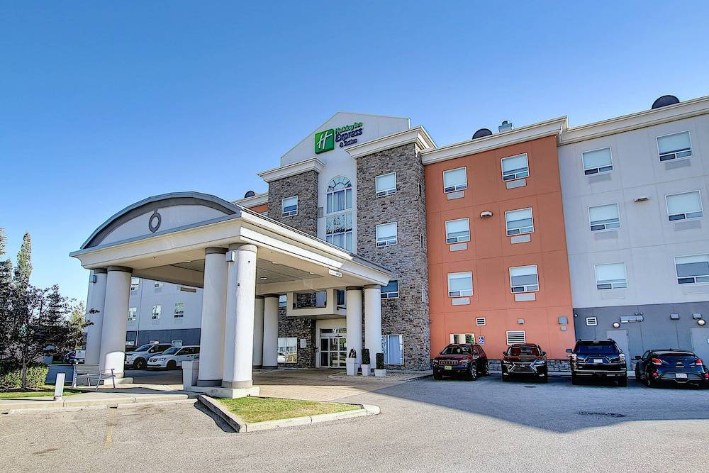 Holiday Inn Express & Suites AIRPORT-CALGARY by IHG 1