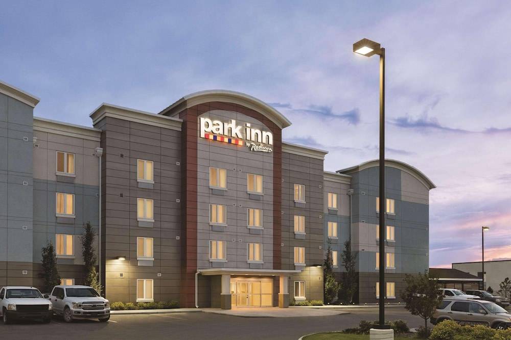 Park Inn by Radisson, Calgary Airport North, AB 1