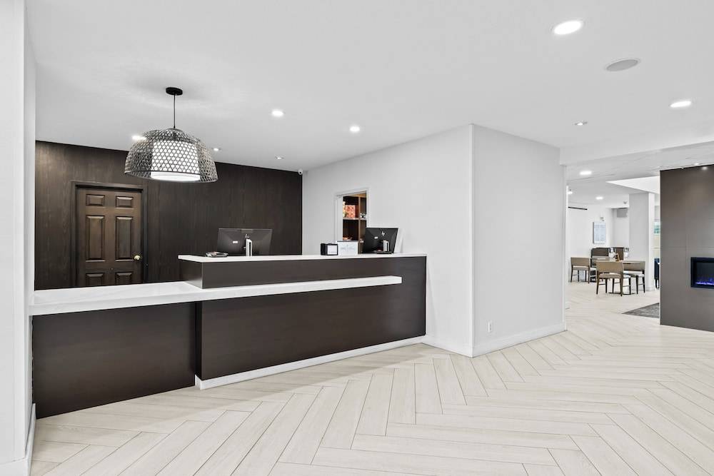 Staybridge Suites CALGARY AIRPORT by IHG 2