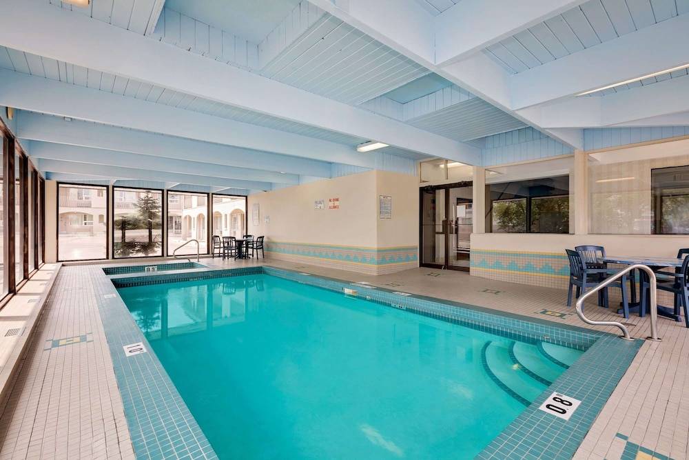 Metro Inn Calgary Northwest 1