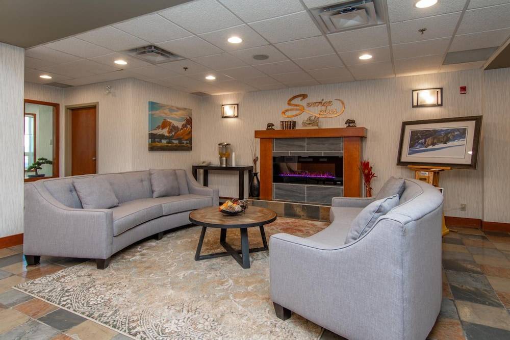 Service Plus Inns and Suites Calgary 2