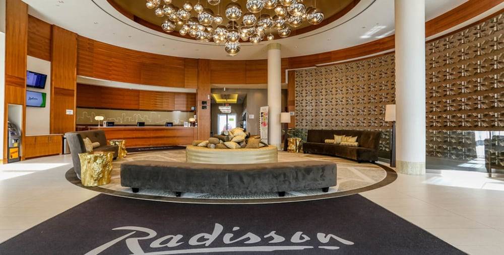 Radisson Hotel & Conference Centre Calgary Airport 2