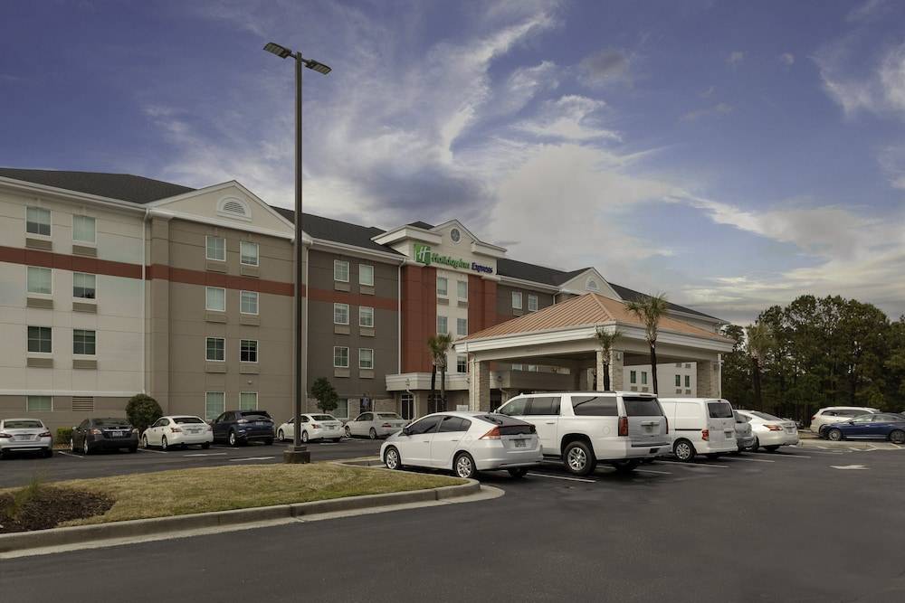 Holiday Inn Express MYRTLE BEACH-BROADWAY@THE BCH by IHG 1