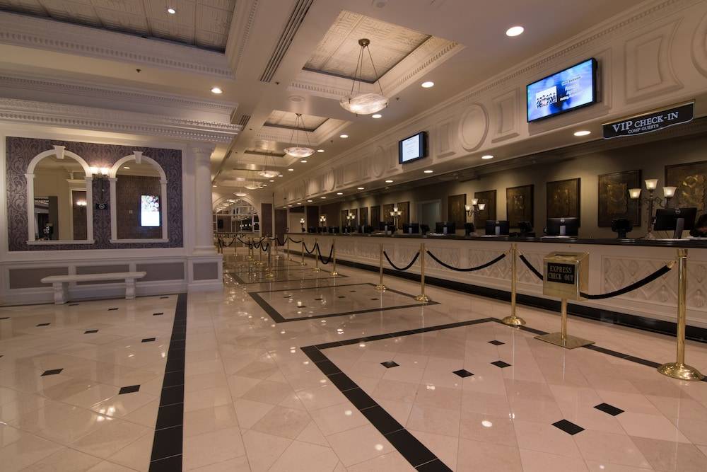 Circus Circus Reno Hotel & Casino - A Caesars Rewards Destination 2