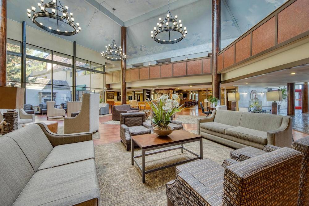 SureStay Plus Hotel by Best Western Reno Airport 2