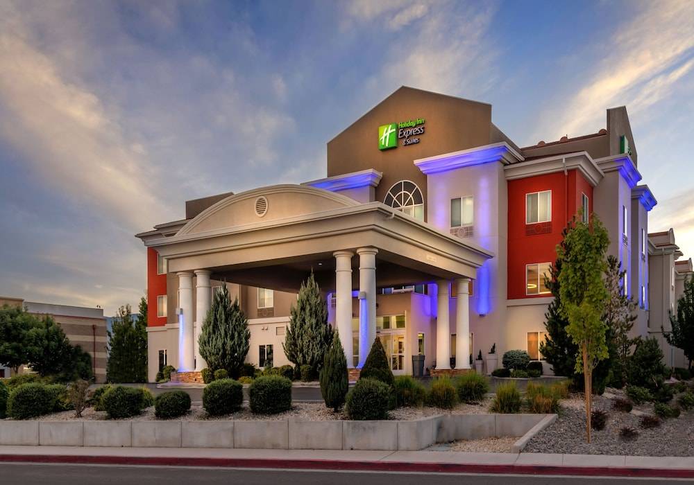 Holiday Inn Express & Suites RENO AIRPORT by IHG 1