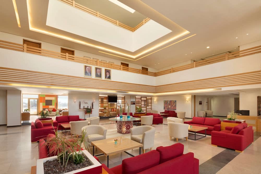 Ramada Resort by Wyndham Dead Sea 2