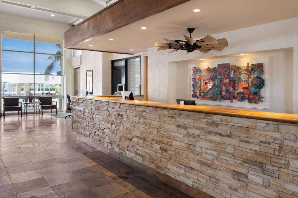 Ramada by Wyndham Tucson 2