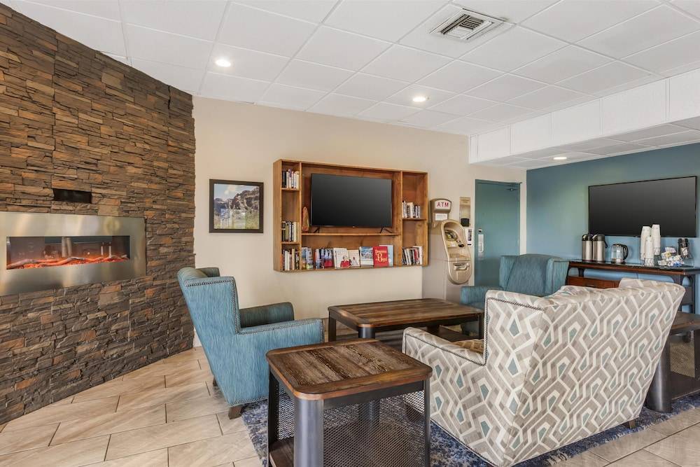 Best Western InnSuites Tucson Foothills Hotel & Suites 2