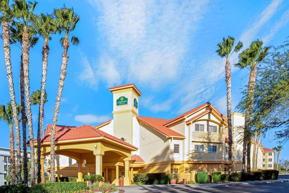 La Quinta by Wyndham Tucson Airport 1