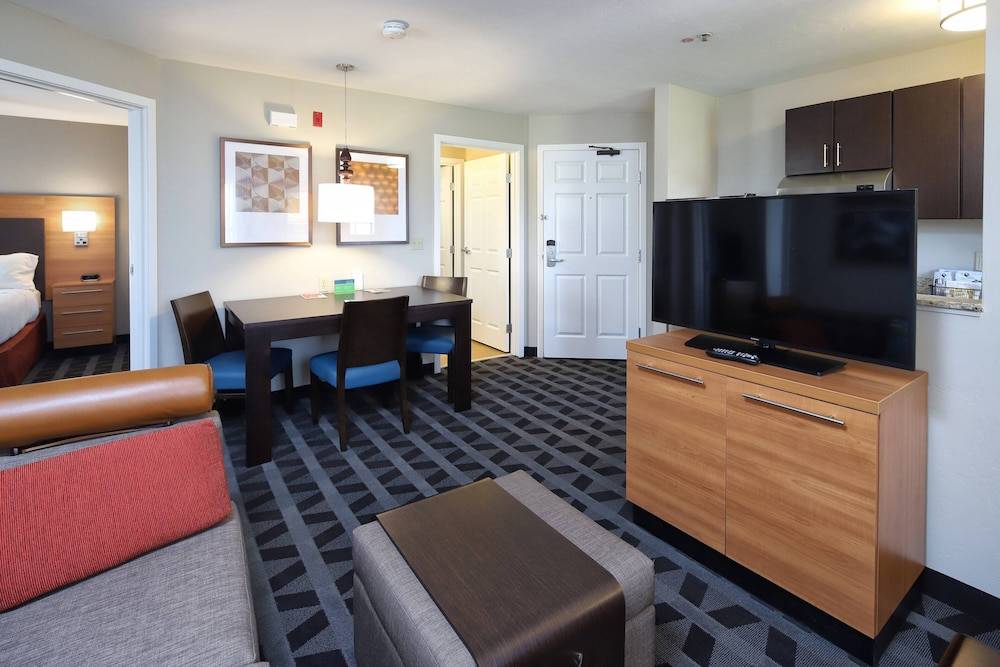 TownePlace Suites Tucson 1