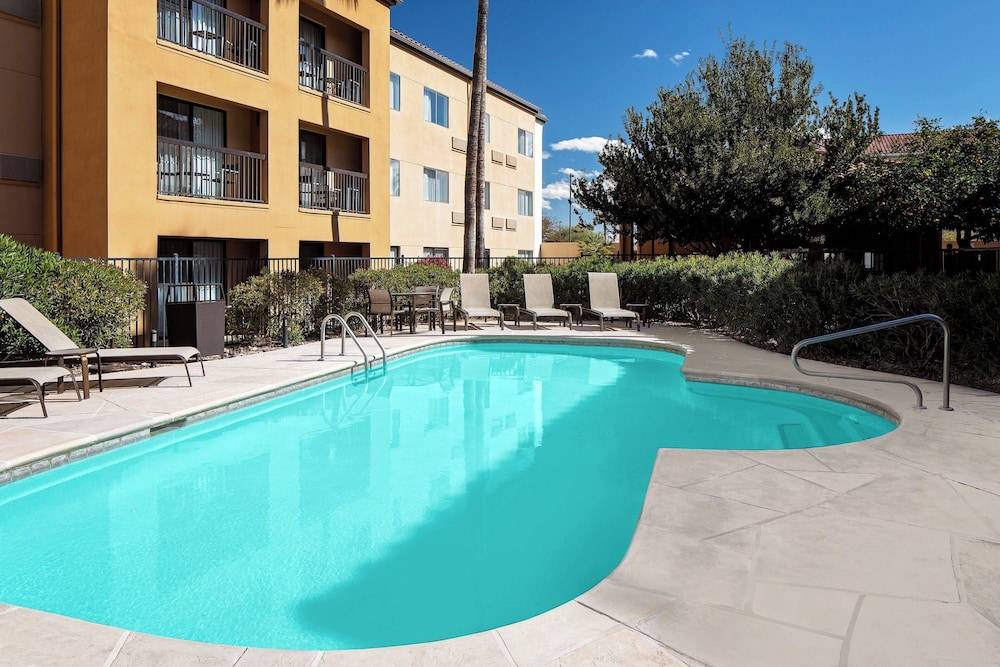 Courtyard by Marriott Tucson Williams Centre 1