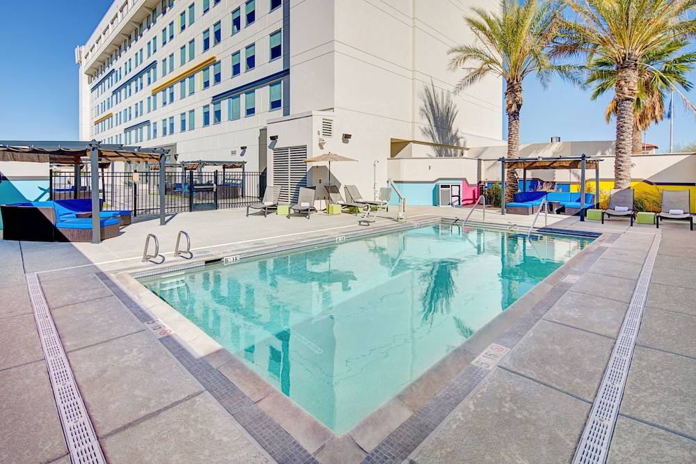 Aloft by Marriott Tucson University 1