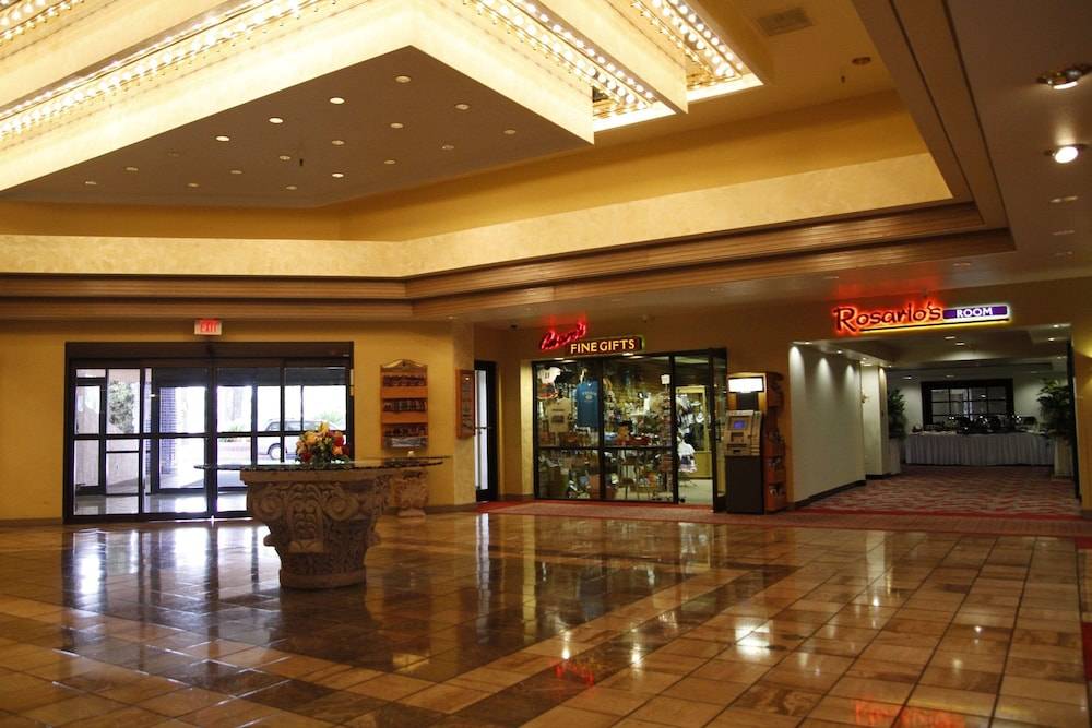 Ramada by Wyndham Viscount Suites Tucson East 2