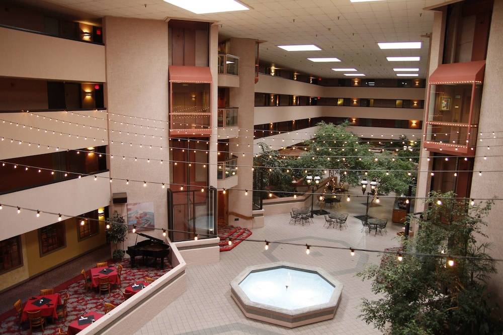 Ramada by Wyndham Viscount Suites Tucson East 1