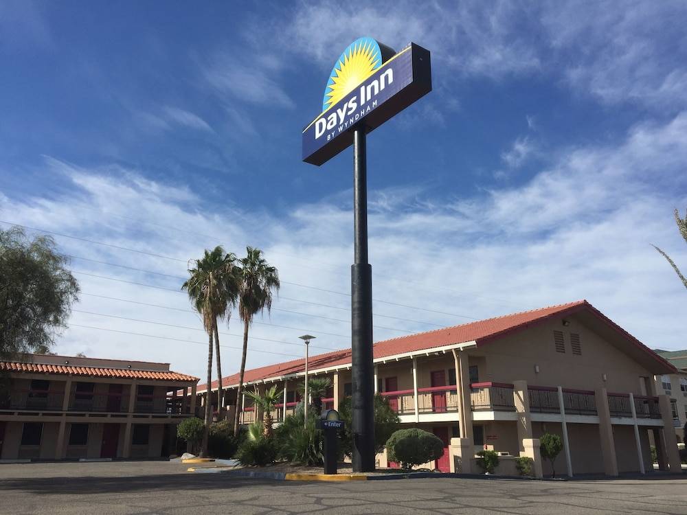 Days Inn by Wyndham Tucson City Center 1
