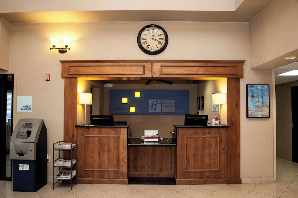 Holiday Inn Express TUCSON-AIRPORT by IHG 1