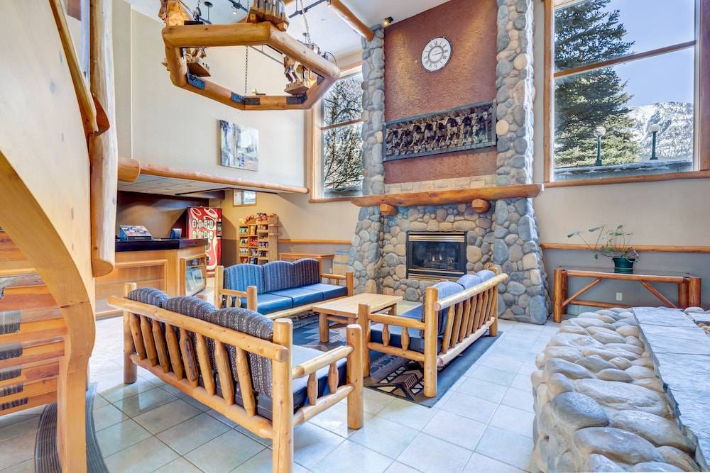 Chateau Canmore 2