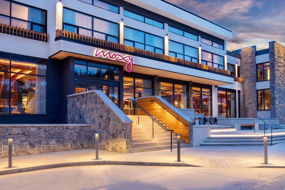 Moxy Banff 1