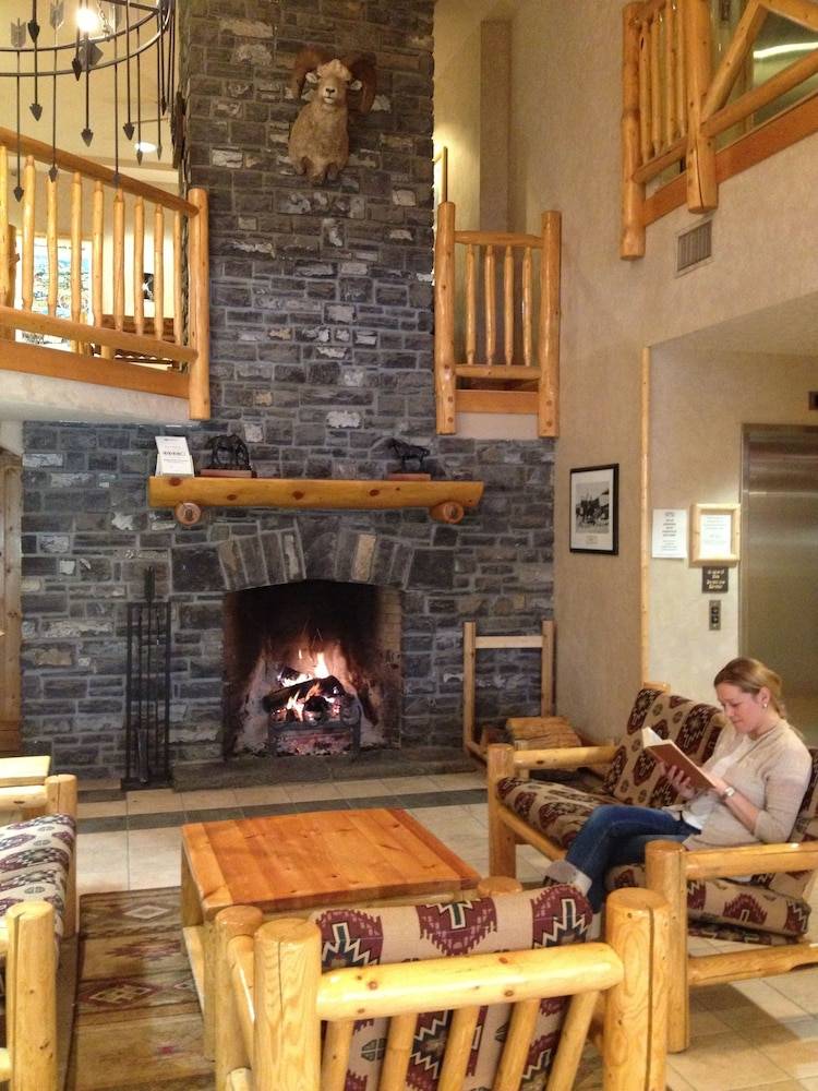 Brewster Mountain Lodge 2