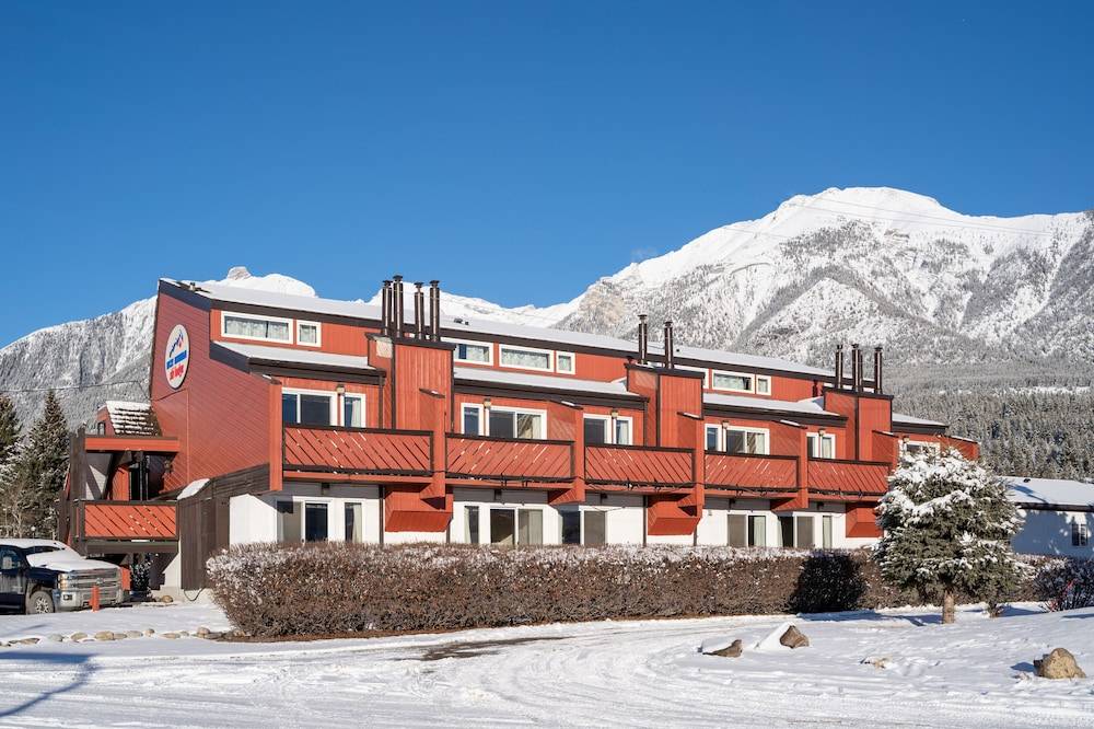 Rocky Mountain Ski Lodge 1