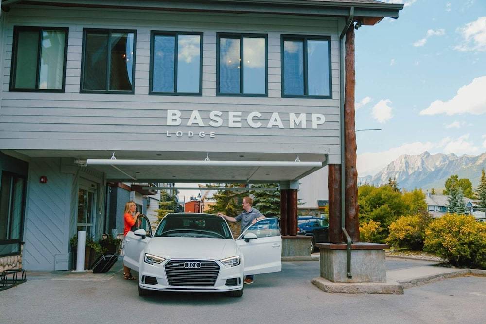 Basecamp Lodge Canmore 1