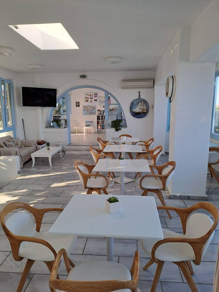 Stratos Apartments & Studios 2