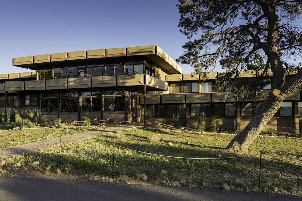 Kachina Lodge - Inside the Park 1