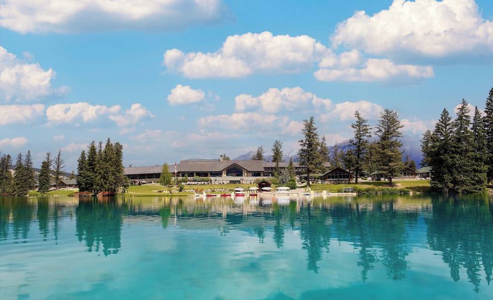 Fairmont Jasper Park Lodge 1