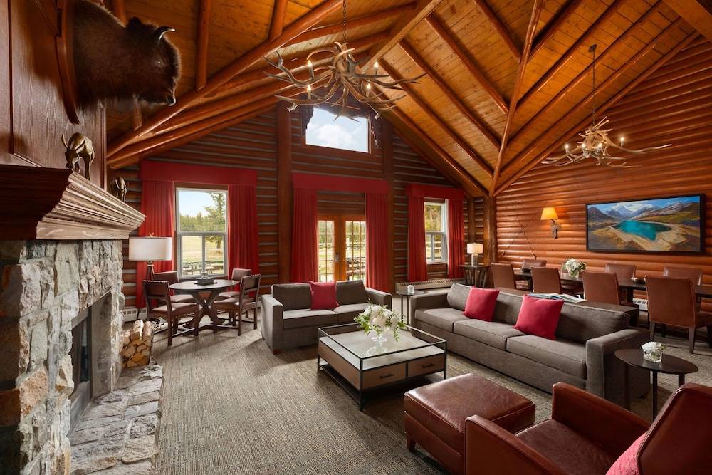 Fairmont Jasper Park Lodge 2