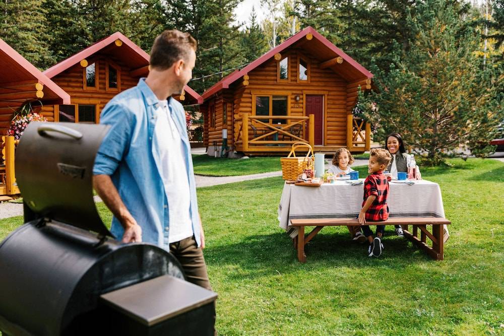 Miette Mountain Cabins 1