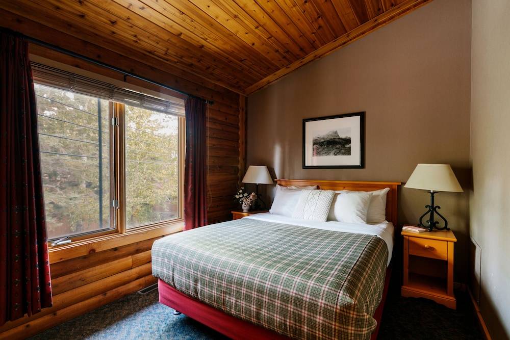 Miette Mountain Cabins 2