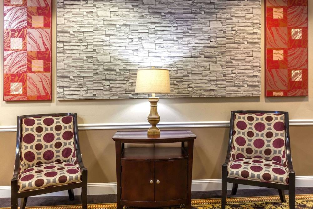 Ramada by Wyndham Jersey City 2