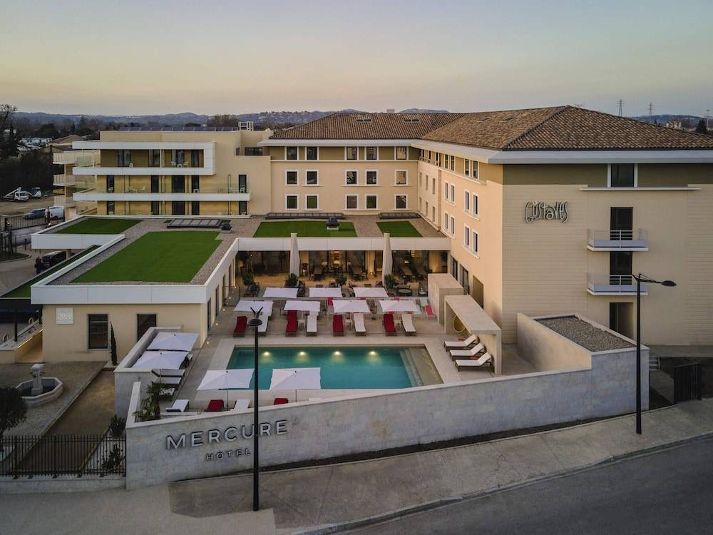 Mercure Avignon TGV Hotel & Spa 1