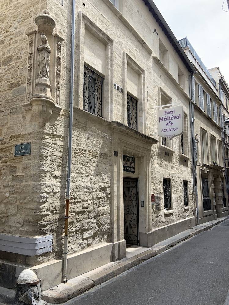 Hôtel Le Médiéval Palais des Papes 1