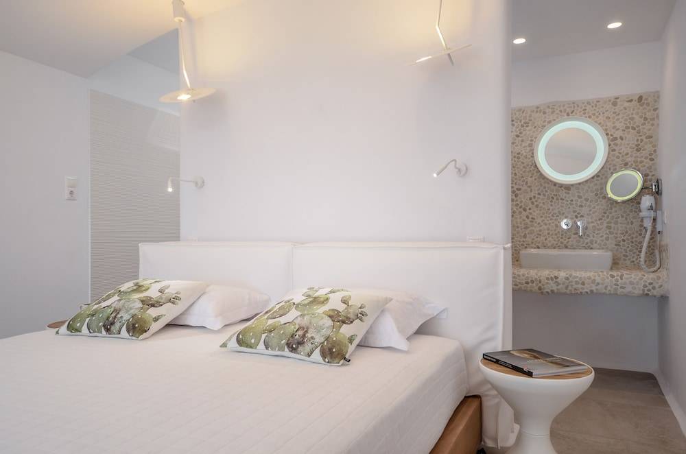 Cyano Suites 2