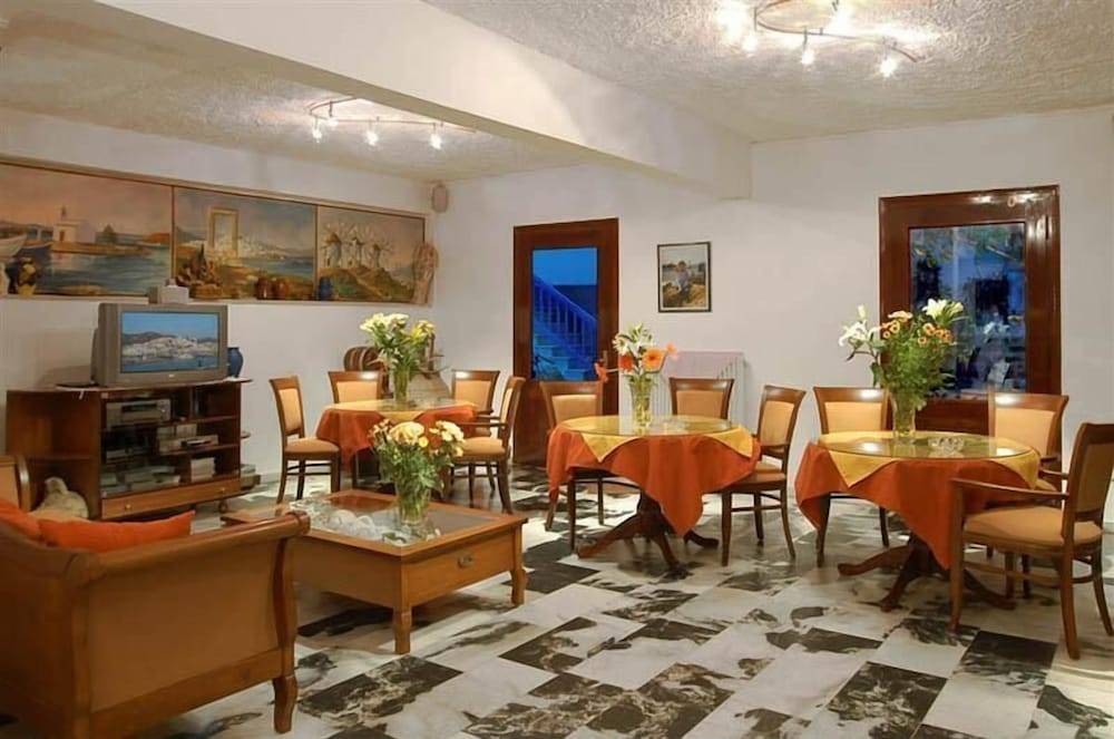Barbouni Hotel & Studios 2