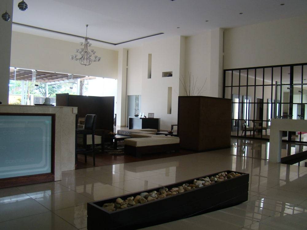 Hotel Contempo 2