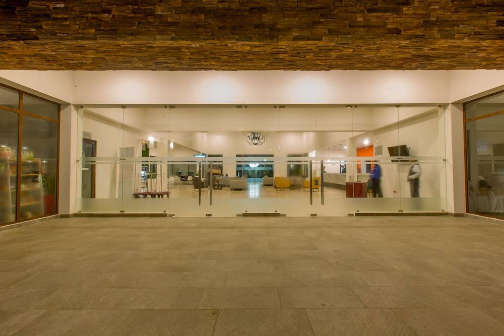 Best Western Las Mercedes Airport 2